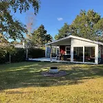 4 Person In Hals-by Traum